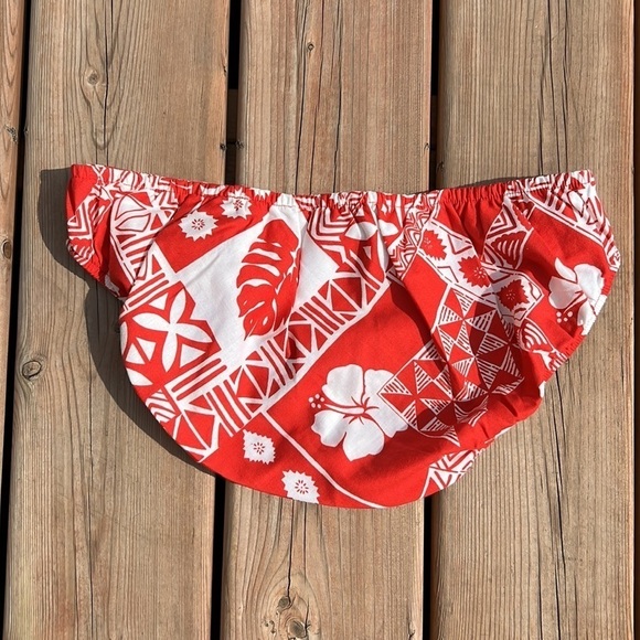 Hilo Hattie Red and White Bikini with matching Sarong - Picture 8 of 11